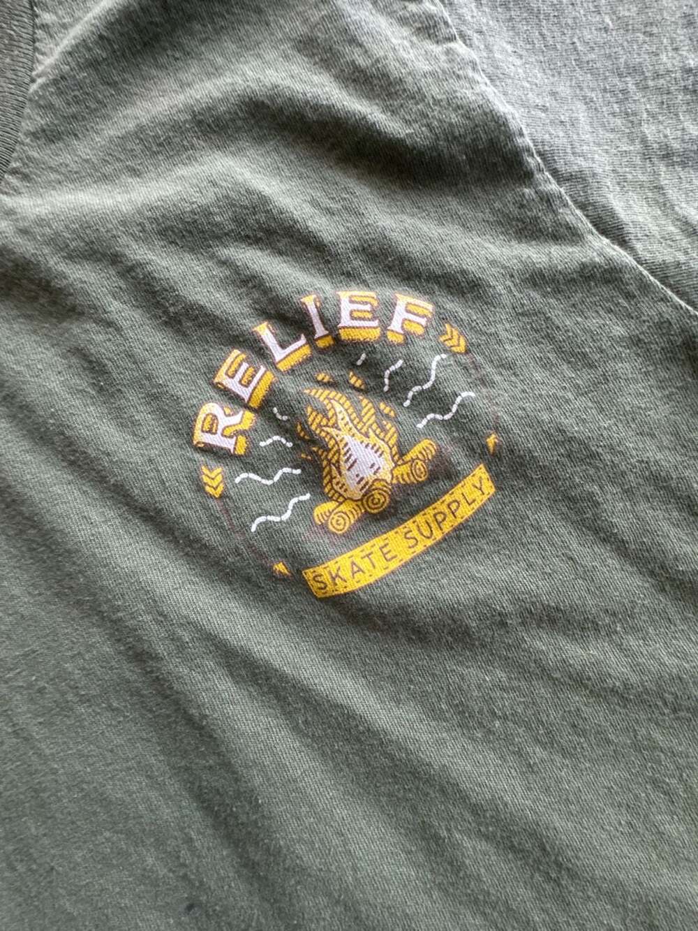 Gildan Relief Skate Supply Graphic T-Shirt Olive Green Size S